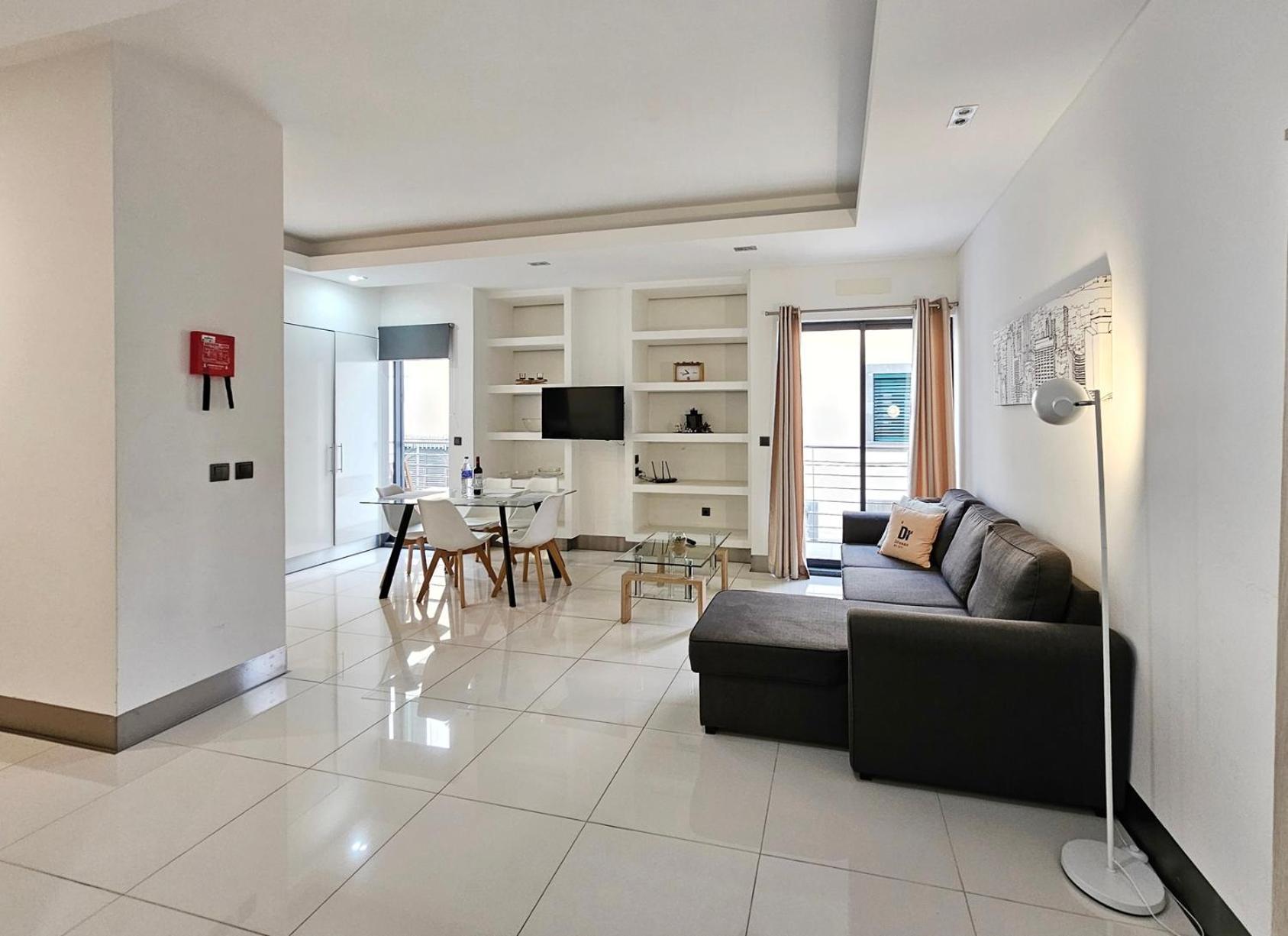 Anadia Atrium Apartment ฟุงชาล ภายนอก รูปภาพ