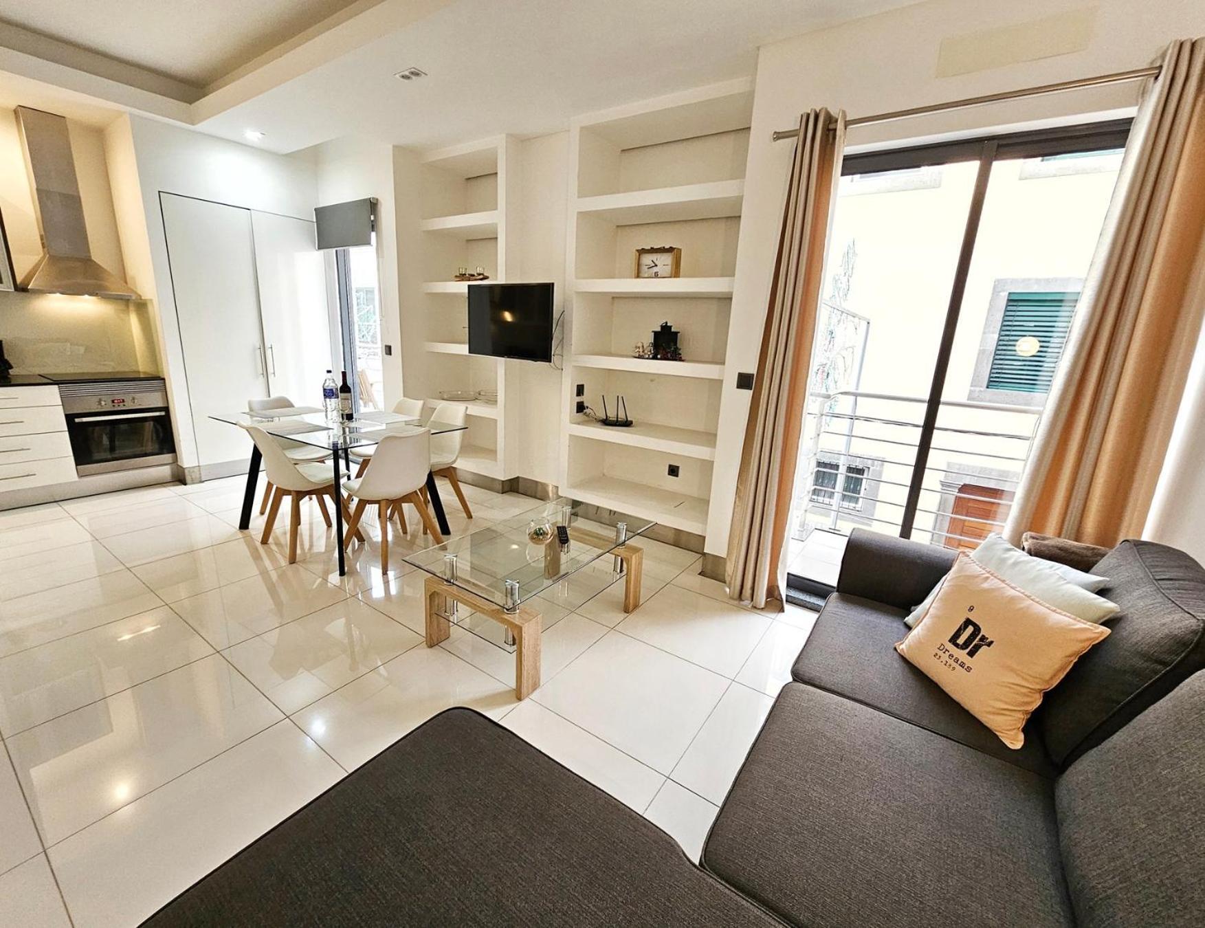 Anadia Atrium Apartment ฟุงชาล ภายนอก รูปภาพ
