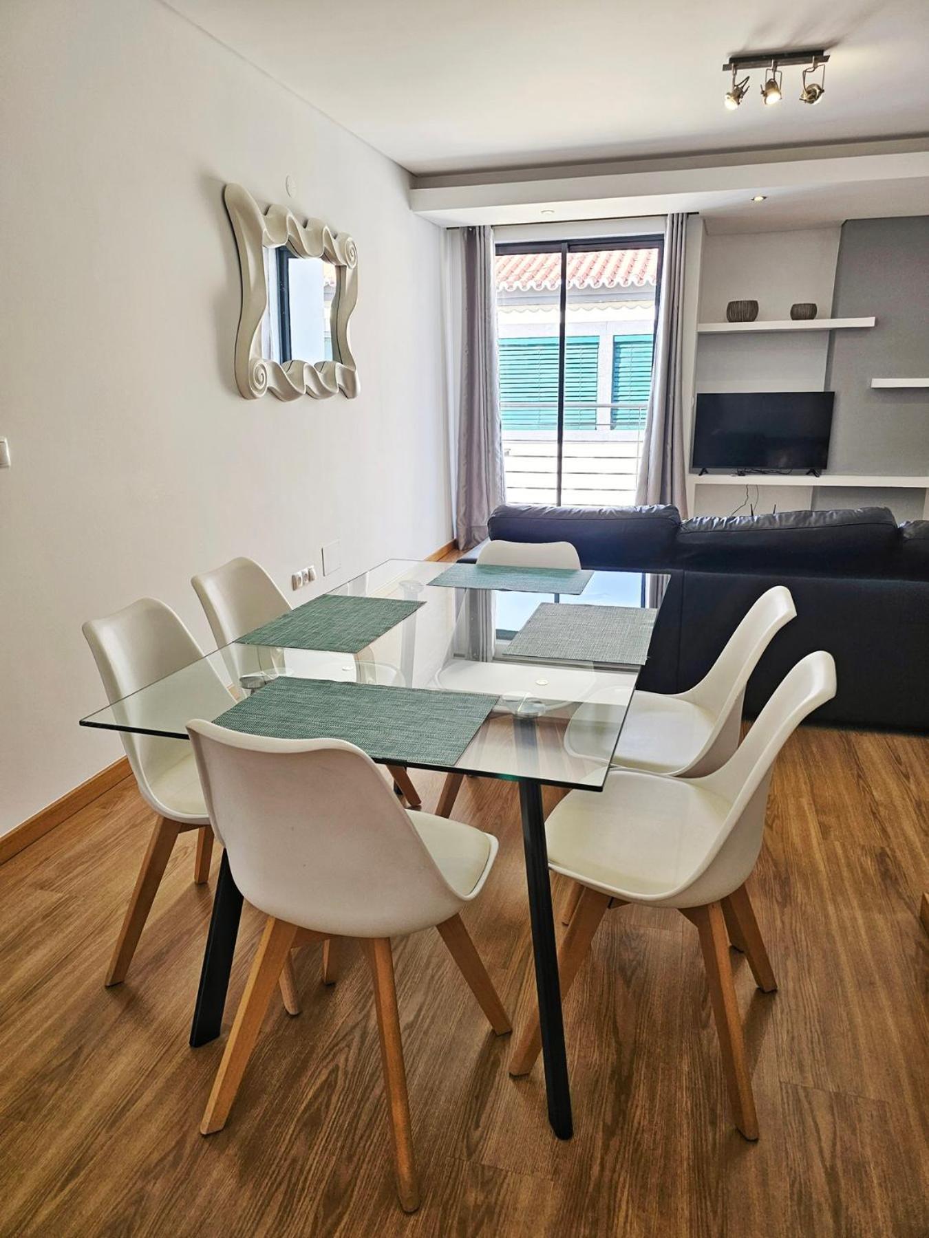 Anadia Atrium Apartment ฟุงชาล ภายนอก รูปภาพ